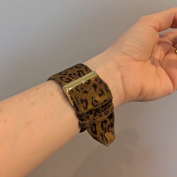 Joan Rivers Gold and Brown Smartwatch with Bold Design - Picture 9 of 11